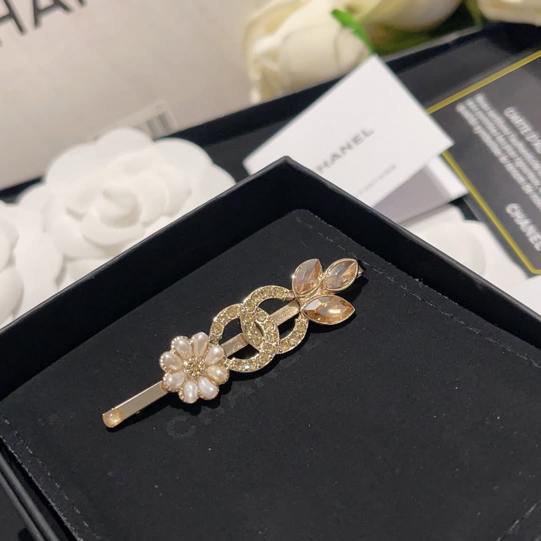 Chanel floral hair clip